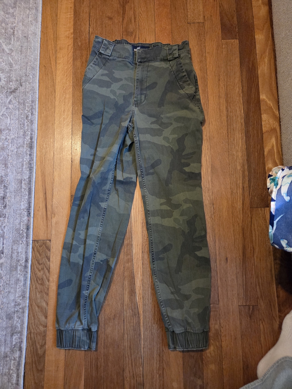 Hollister Women's Camo Boyfriend Jeans - Olive Green